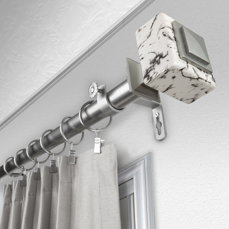 Tringle à rideaux simple réglable 1 po Braynon, H 2,5 po x l 240 po x P 3,63 po, Nickel satiné