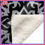 Couvertures noires à motif damassé-128733081