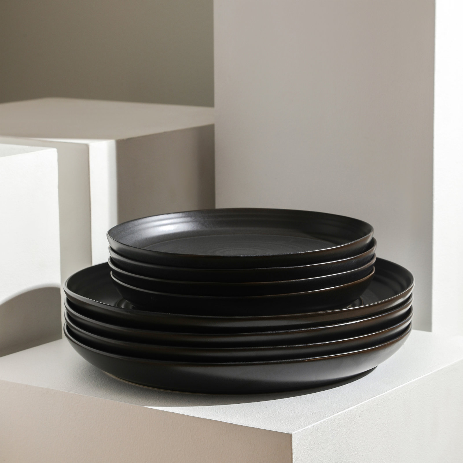 Elio 11" Dinner Plate, Black