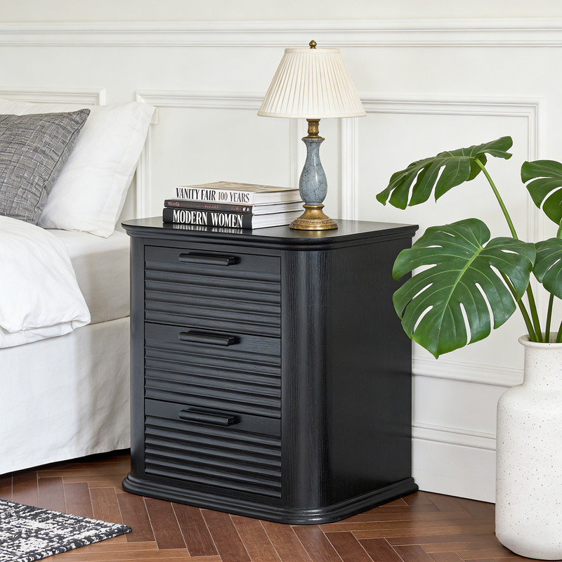 22" Wide Nightstand With Charging Station & 3 Drawers, Modern Fluted Bedside Table For Bedroom, Living Room Or Home Office, Curved Profile Design