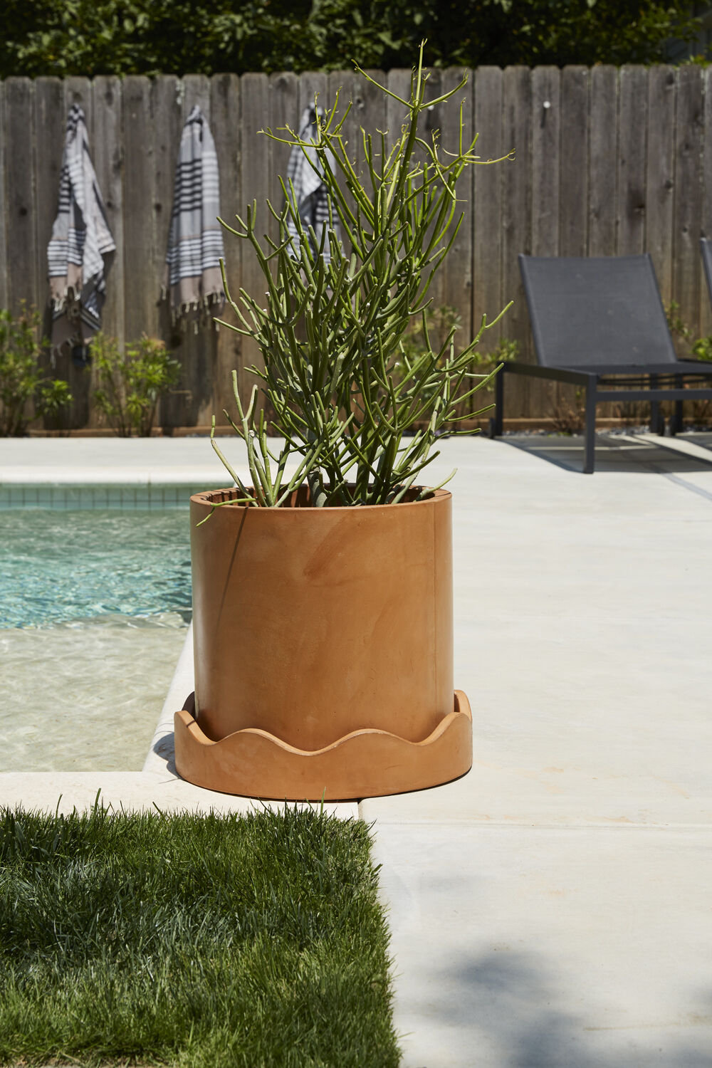 Pot Planter, 15" H x 16.25" W x 16.25" D