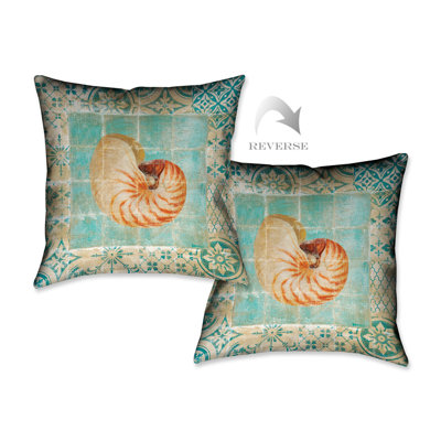 Coussin en carreaux de coquillages iii