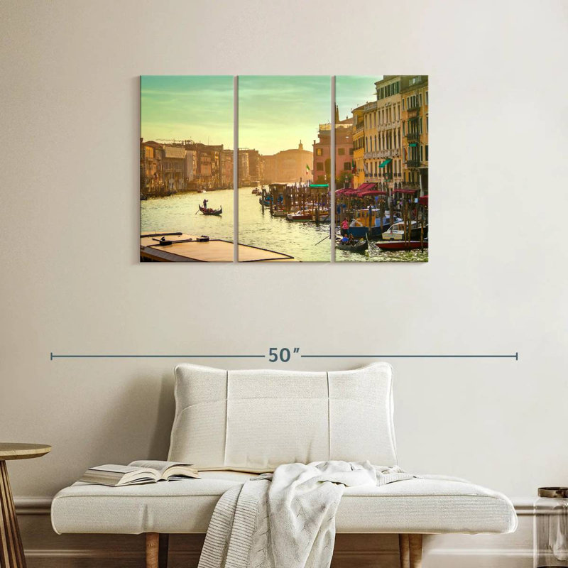 Nicci Venice II, 24" H x 38" W