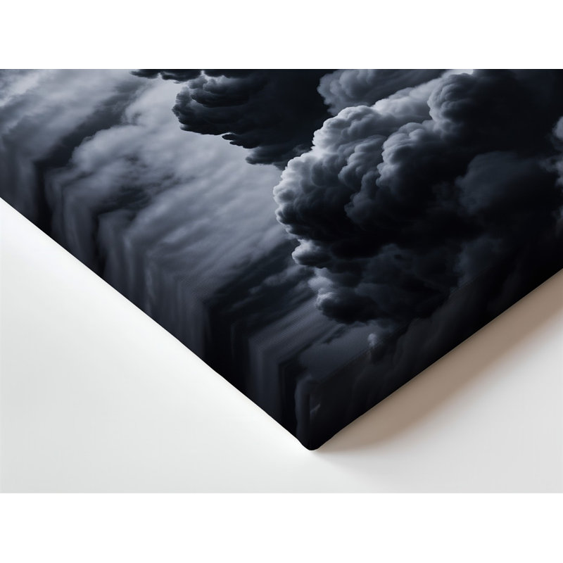 Toile, un ciel monochromatique dramatique rempli de nuages tourbillonnants et tourbillonnants mettant en vedette un art mural, une gamme de gris profonds et de noirs