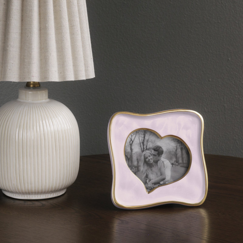 Cadre Encanto Cœur incurvé 5 x 5, Rose / bordure dorée