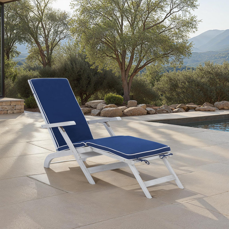 Chaise longue de 56,3 po de longueur avec coussins Barksdale, Cadre grise / bleu marine / coussin à passepoil b