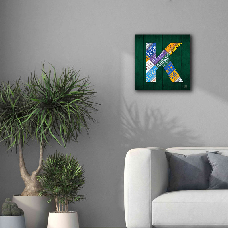 «Epic Graffiti» «K» par Design Turnpike, estampe numérique sur toile, 26 po x 26 po, H 18 po x l 18 po x P 0,75 po