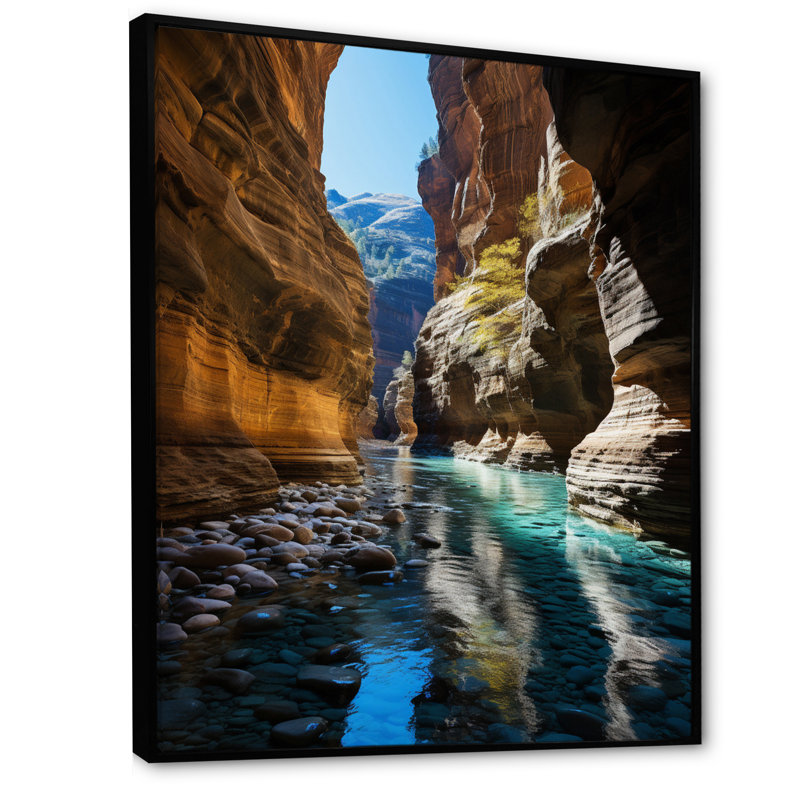 «Canyon Unveiling Majesty II», reproduction d'art mural paysage et nature, H 20 po x l 12 po x P 1 po, Cadre flottant noir