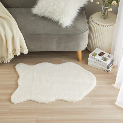 Khodor Faux Fur Rug