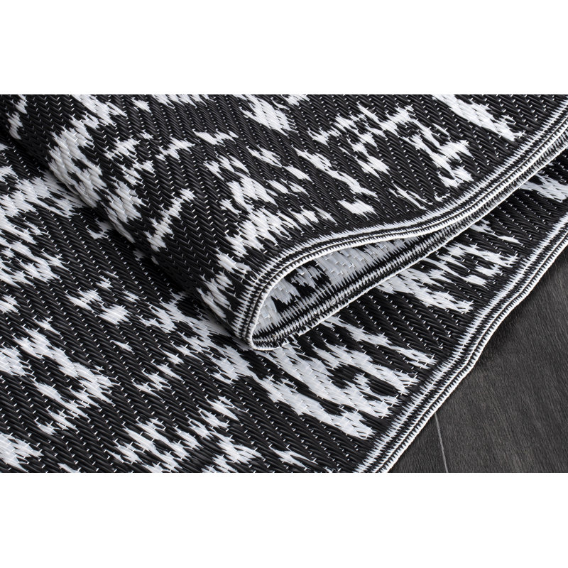 Tapis d'extérieur en plastique noir et blanc Aldo, Rectangle 6 pi x 9 pi