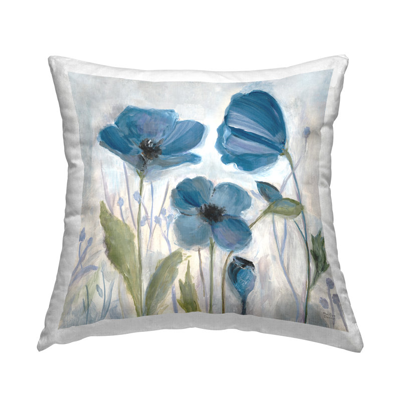 Coussin décoratif "Blue Blooming Poppies" par Marilyn Dunlap