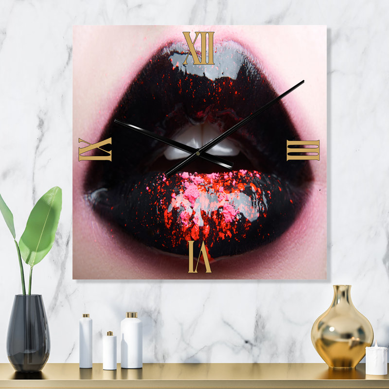 Plump Woman Lips with Black and Pink - Horloge murale moderne, Très grand