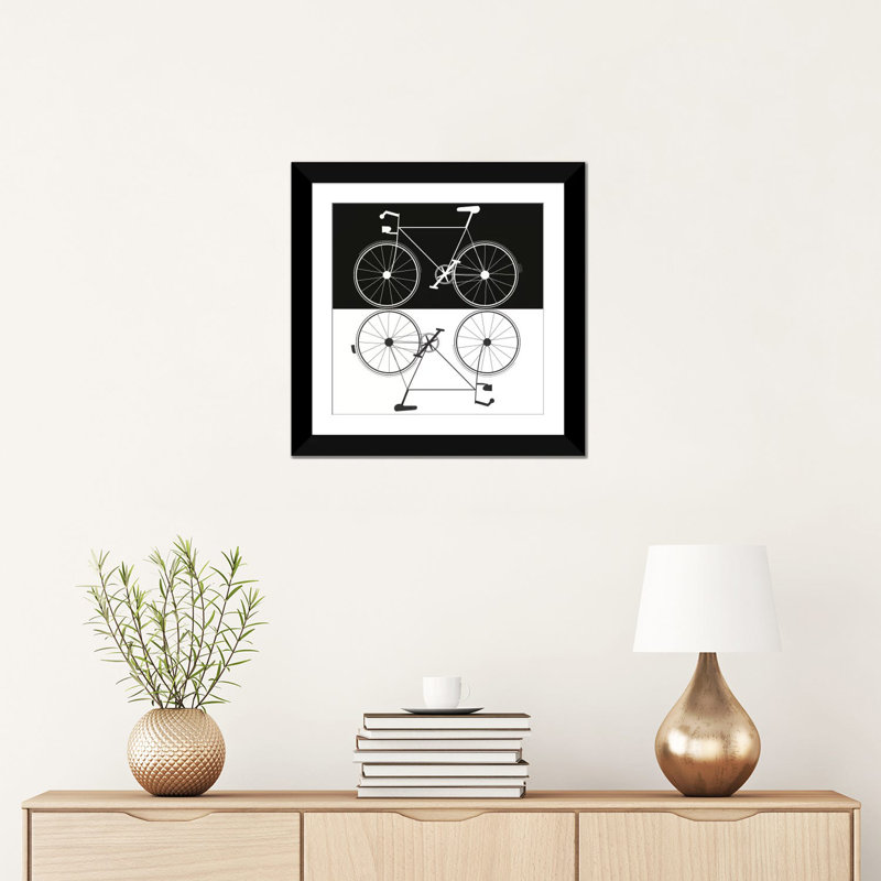 «Two Bikes», impression sur toile, Papier avec cadre noir, Blanc, H 24 po x l 24 po x P 1 po
