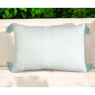 Housse de coussin 16 po x 24 po tissée à la main pour l'extérieur à la menthe avec pampilles