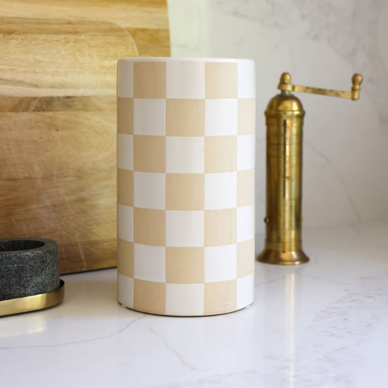 Vase en céramique beige 8,5 "4,875 x 4,875 x 8,5 po