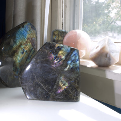 Sculpture Embla labradorite irisée