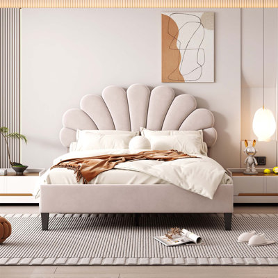 Lit plateforme tapissier avec tête de lit en velours à motif floral, robuste et élégant pour les chambres modernes