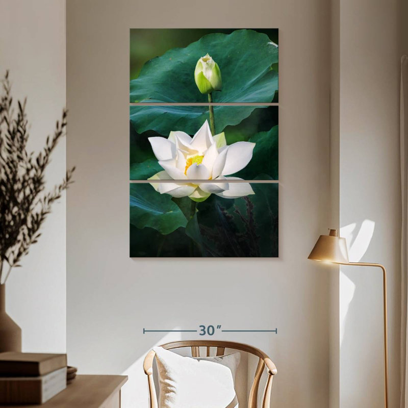 Harnek en fleurs de lotus blancs, H 65 po x l 42 po