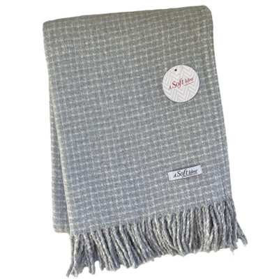Small Check Pattern Throw