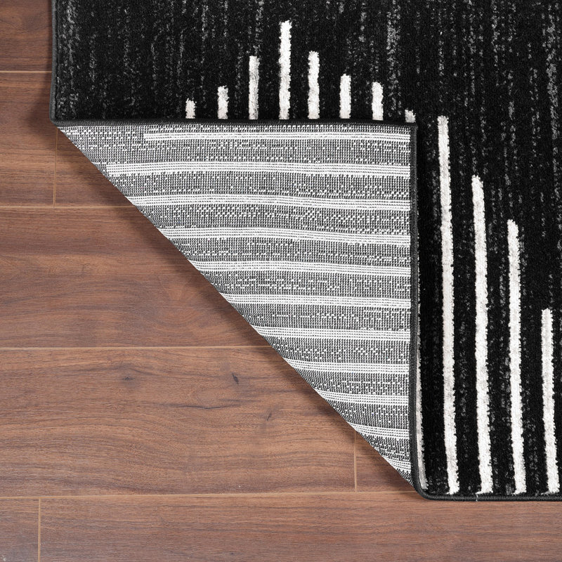 Malica Geometric Machine Woven Polypropylene Area Rug in Black/Ivory, Rectangle 7'10" x 10'