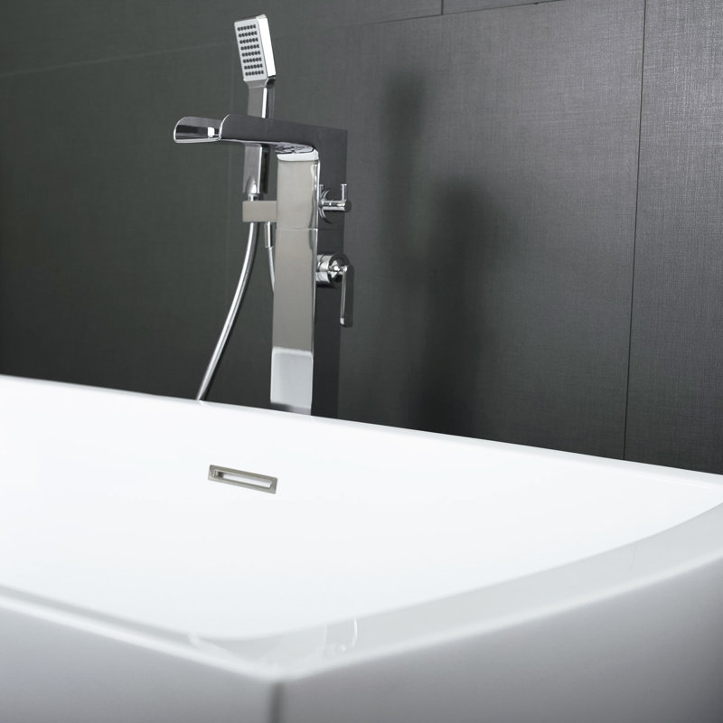 59'' x 31.5'' Bathtub
