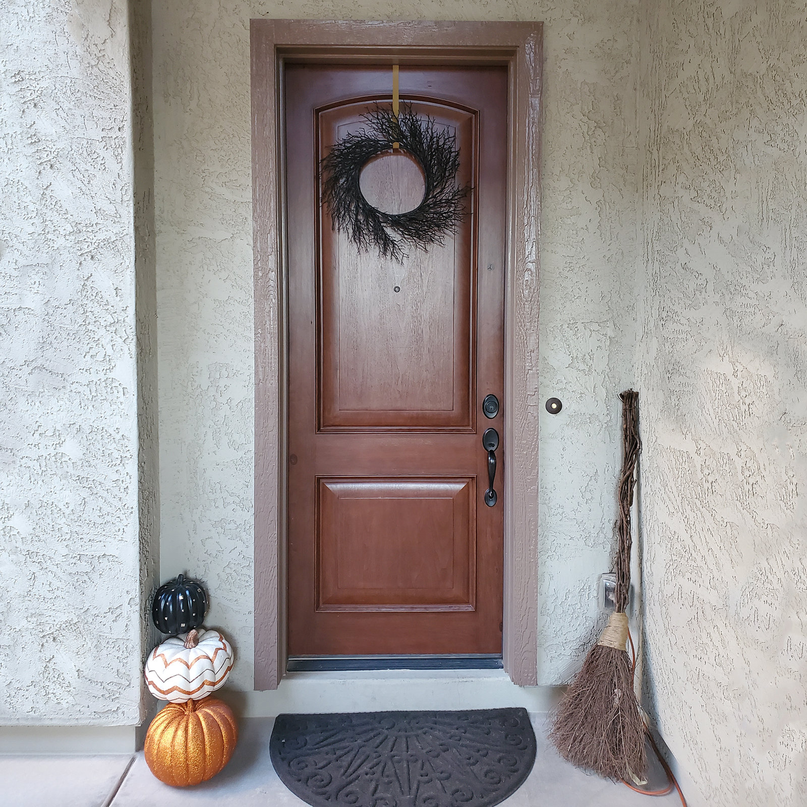 24" Twig Halloween Wreath
