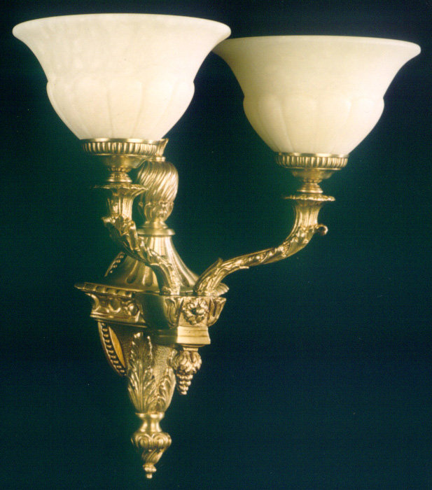 Basso Armed Sconce
