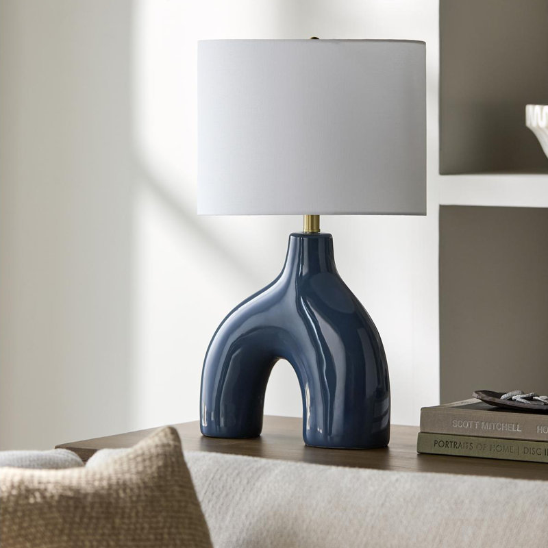 Lampe de table en céramique Arlis, Bleu très foncé