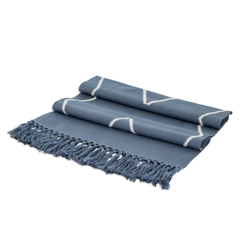 Chemin de table Novica