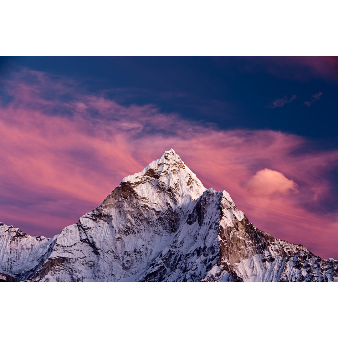 Sonnenuntergang über der Ama Dablam von Hadynyah - Leinwandbild