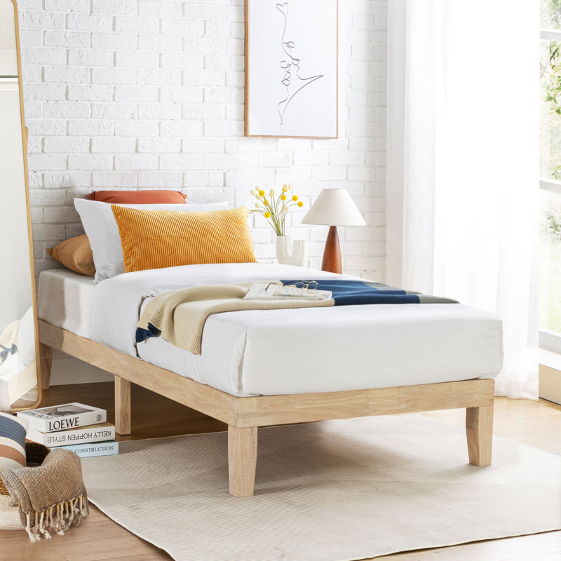 Lit plateforme en bois massif Harlow, Simple, Blanc délavé