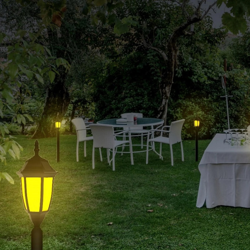 Outdoor Solar LED Traditional Style Pathway Light, Clear, White (6000K) / Amber (1700K)