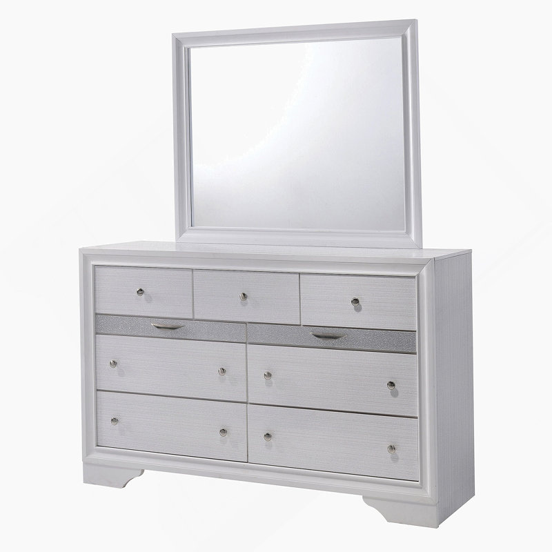 Commode de couleur blanche avec miroir et ensemble de bijoux cachés