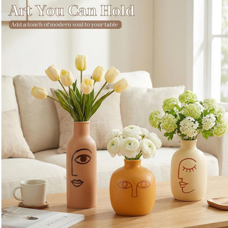 Ensemble de vases abstrait