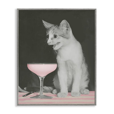 «Cat & Pink Drink», estampe numérique par Daphne Polselli