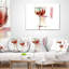 Coussin décoratif rouge sur fond blanc-89813917-89813918