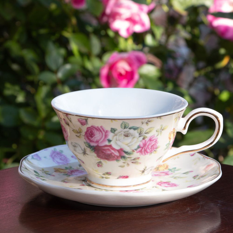 Ensemble de 4 tasses à thé et soucoupes en porcelaine rose crème Chintz Grace