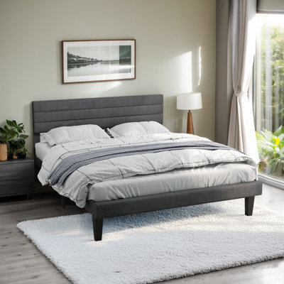 Structure de lit capitonnée semblable à du lin gris foncé - Tête de lit à rayures horizontales pour chambre à coucher principale et chambre d'amis moderne