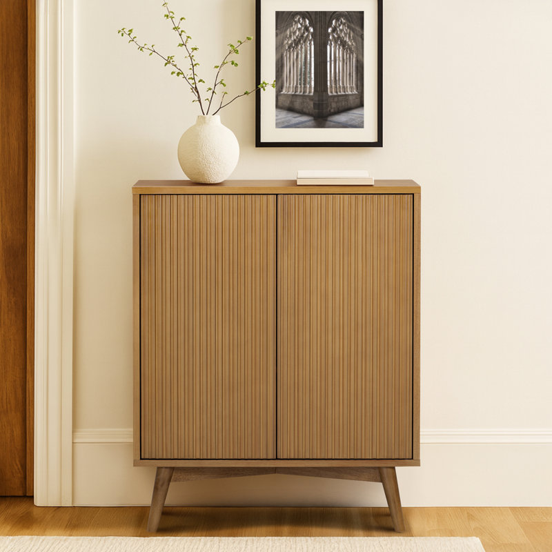 Armoire d'appoint moderne à 2 portes avec tablettes réglables et façades cannelées Tremolo, Naturel