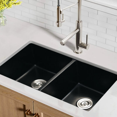 Évier encastré à double cuve en quartz noir L 32 po x l 18 po - Chaleur, crépine avec panier antirouille et antirouille pour un drainage sans entraves