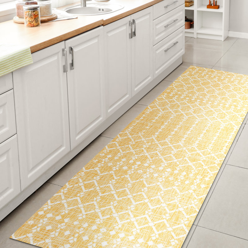 Tapis d'intérieur / extérieur Crompton, Tapis de couloir 2 pi 2 po x 10 pi, Jaune / crème