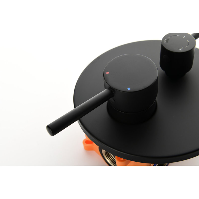 Composition de douche noir mat. Tête, douche à main, barre coulissante, jets pour le corps. Imitation naturelle des pluies. Buse autonettoyante. Fixé au mur. Laiton avec divers utilitaires. Simulation. Mount.