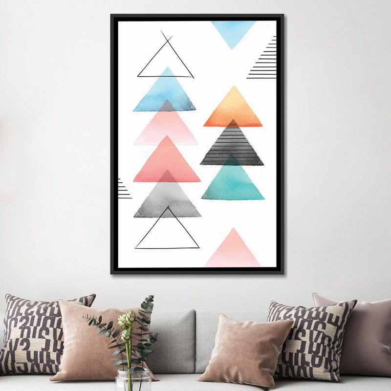 «Group of Triangles II» par Isabelle Z - reproduction d'art sur toile tendue avec châssis, H 26 po x l 18 po x P 1,5 po