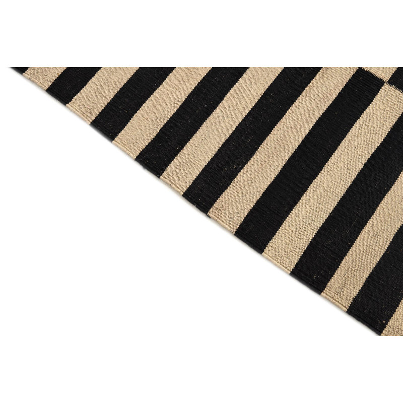 Tapis noir et blanc 4 x 6 Pinkerton