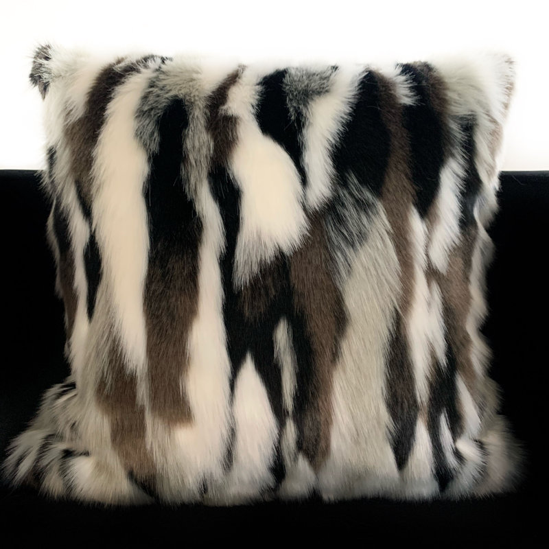 Coussin imprimé animal en fausse fourrure zèbre, 24 po x 24 po