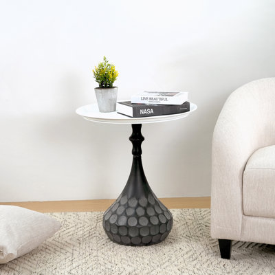 Table basse d'appoint en métal, table à piédestal pour le salon, texture martelée à la main, blanc et noir