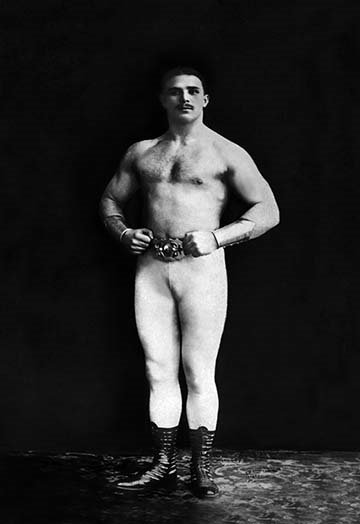 «Bodybuilder in Justaucorps and Bottes», reproduction de photo, H 42 po x l 28 po x P 1,5 po