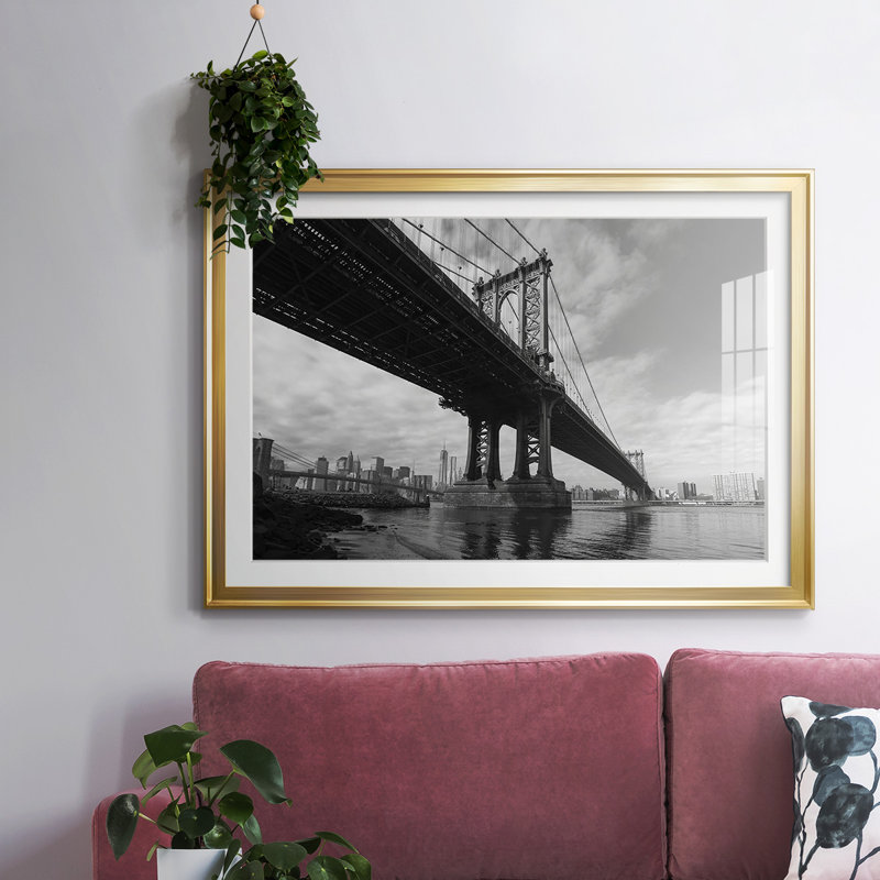 Pont de Manhattan, Or, H 30 po x l 44 po x P 1,5 po
