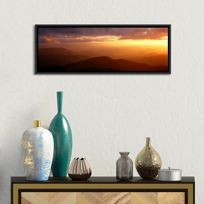 «Mountains Sunset» par Panoramic Images - Reproduction de giclée sur toile tendue avec châssis, H 12 po x l 36 po x P 1,5 po