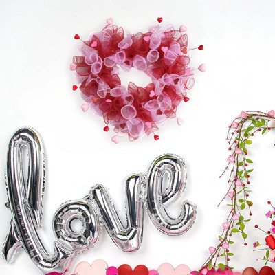 Valentines Day Wreath 15.75inch Artificial Heart-Shape Wreath